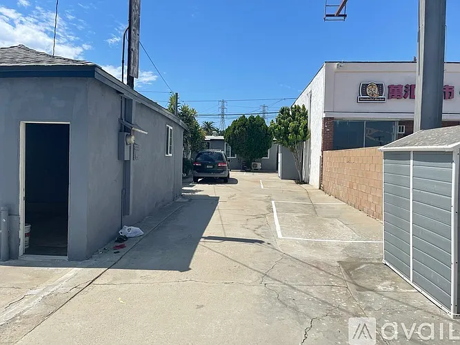 Studio, 250 sqft, $1,600 — Photo 2