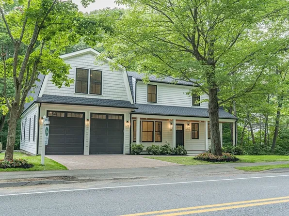 68 Pine St, Manchester, MA 01944
