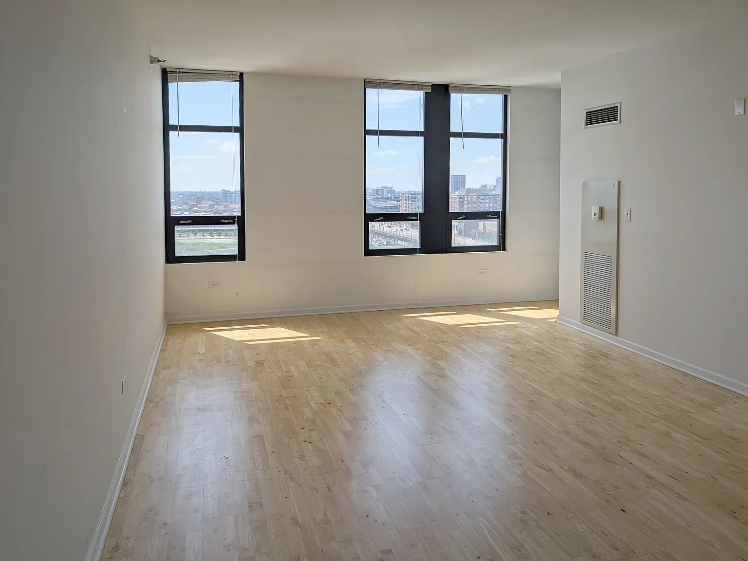 1 bed, 817 sqft, $2,300 — Photo 3