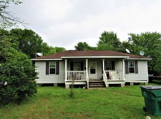 319 Greely St, El Campo, TX 77437