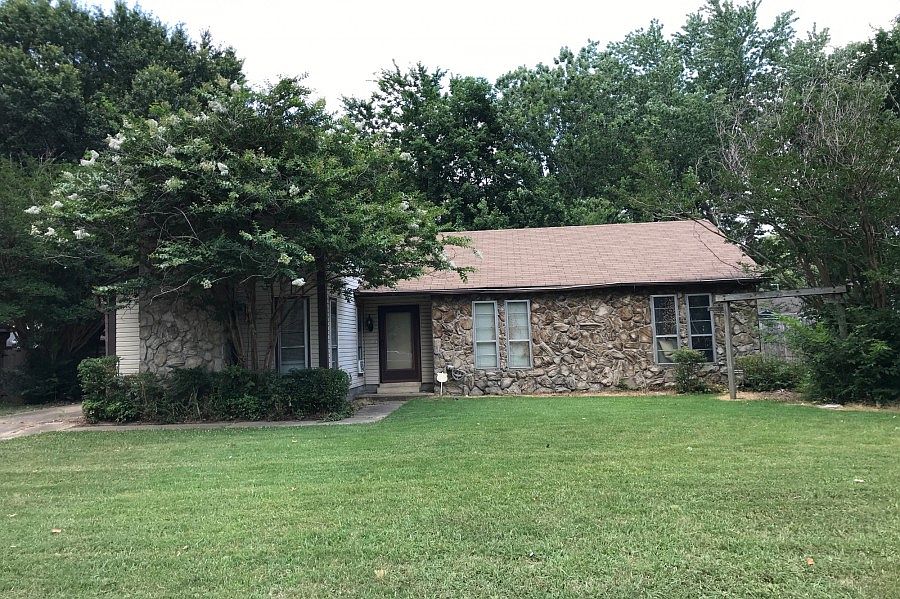 1st image of 7026 Hillshire Dr