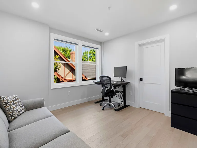 52 W Emerson St #6 — Photo 18