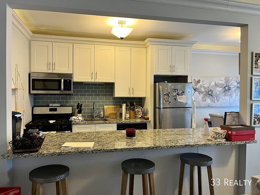 1st image of 15 N Vail Ave #201