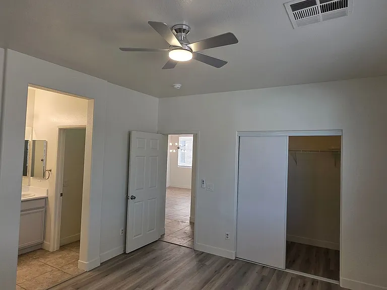 5618 Indian Springs St — Photo 3