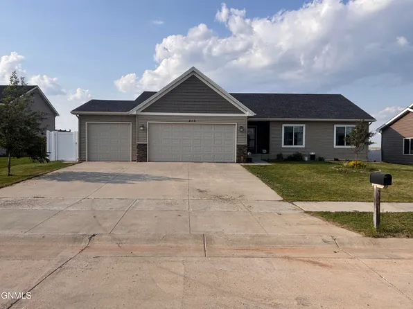 310 27th Ave NE, Watford City, ND 58854