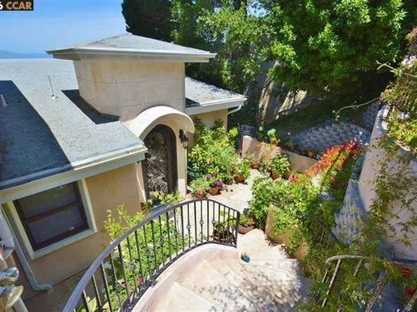 7285 Snake Rd, Oakland, CA 94611