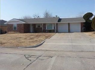 2301 Bellaire Dr, Moore, OK 73160