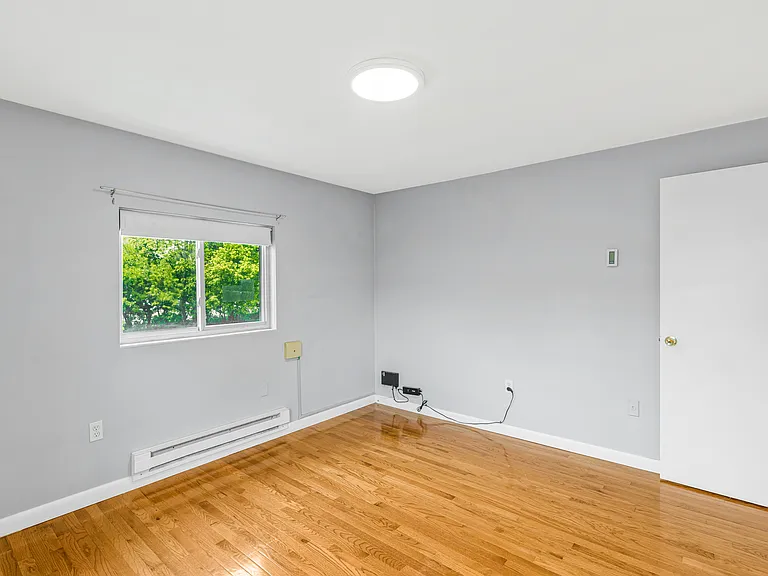 7 Glen Ave #11 — Photo 10