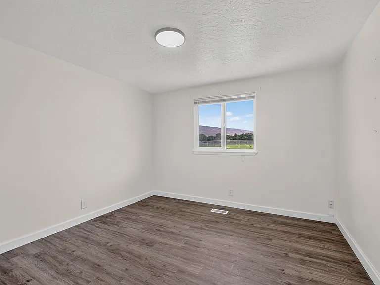 3650 S Law Ave — Photo 37