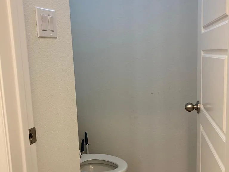 4705 Corriente Vista Ln — Photo 24