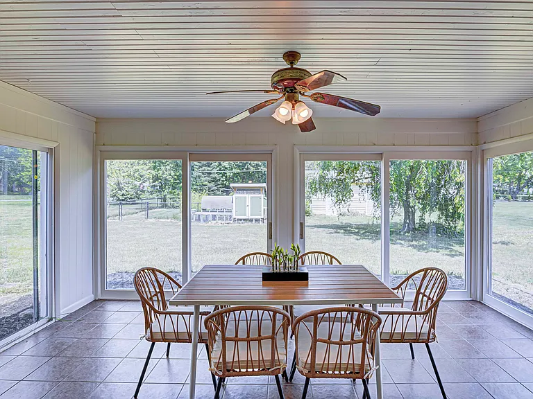 Dogwood Ln — Photo 13
