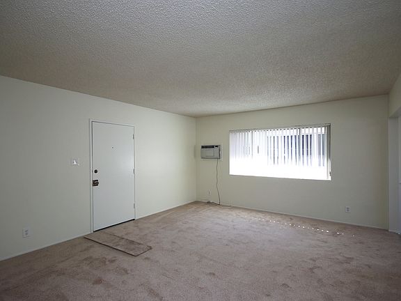 5th image of 205 E Commonwealth Ave APT D