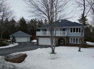 8 Trevor Ave, Fall River, NS B2T1H7