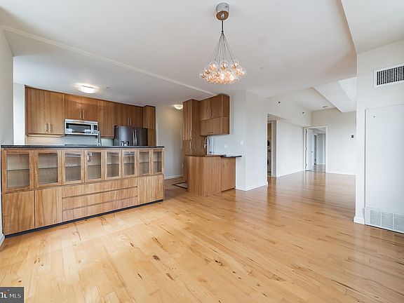 4th image of 1425 Locust St Unit 28A