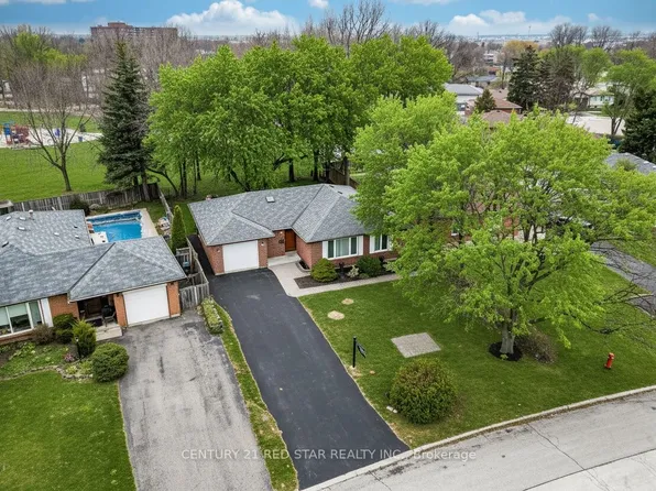 25 Devonshire Dr, Brampton, ON L6T 3G5