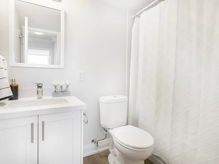 633 Northcliffe Blvd — Photo 10
