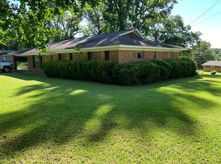 68 N Starnes Dr, Natchez, MS 39120