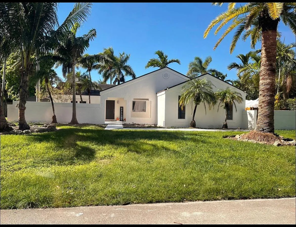 15230 SW 154th Ave — Photo 1