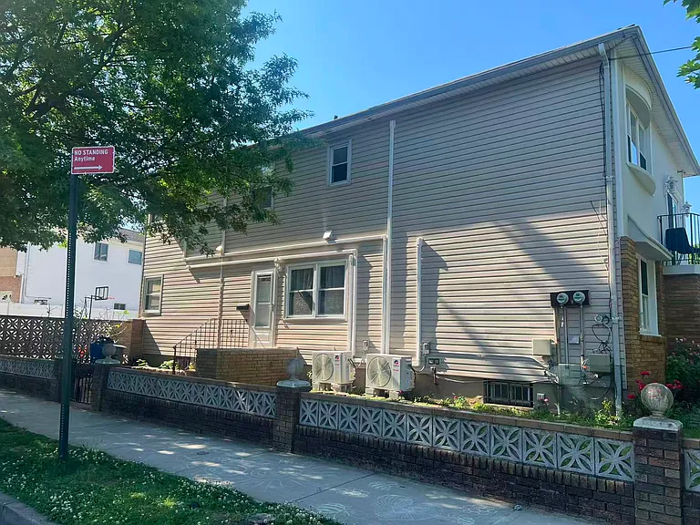 709 Collfield Ave — Photo 2