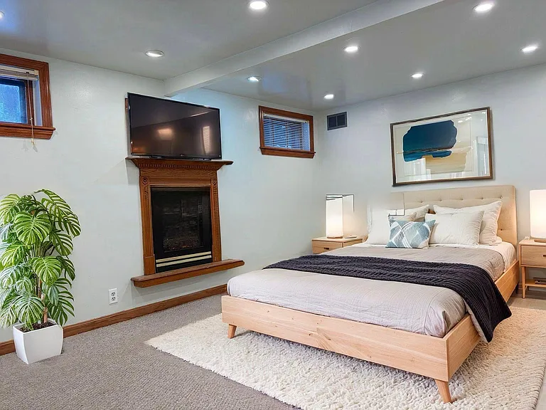 1044 Broadway #1B — Photo 7