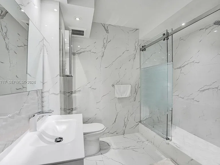 20281 E Country Club Dr #2209 — Photo 54