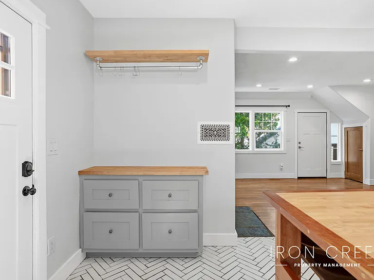 409 W Ada St — Photo 13