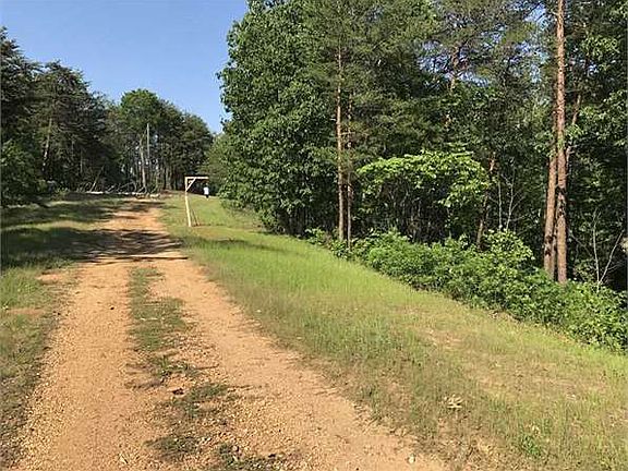 2nd image of 1030 County Road 202
