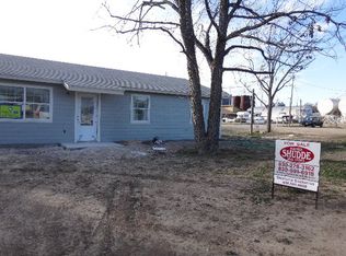 411 W Calera St, Uvalde, TX 78801