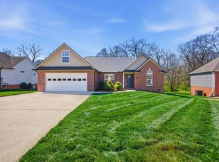 1961 Sheffield Ln, Columbia, TN 38401