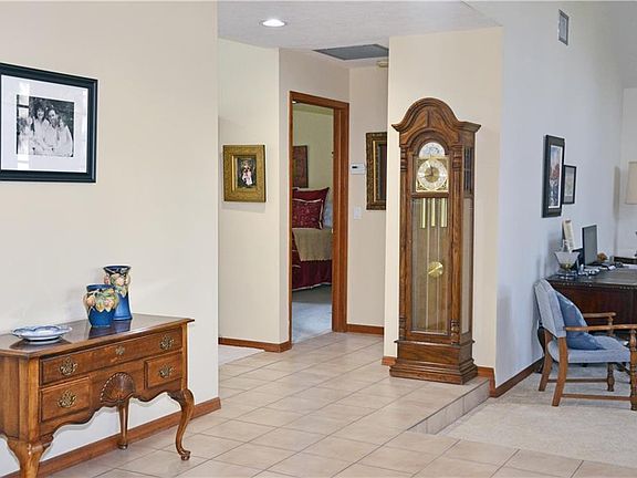 5th image of 3905 SW San Clemente Ct