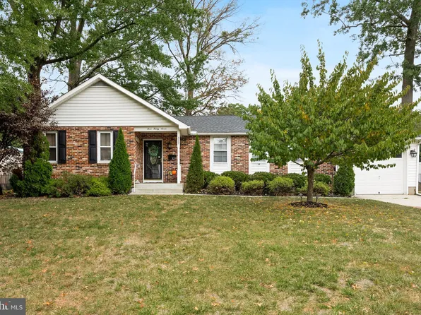327 Elm Ave, Maple Shade, NJ 08052