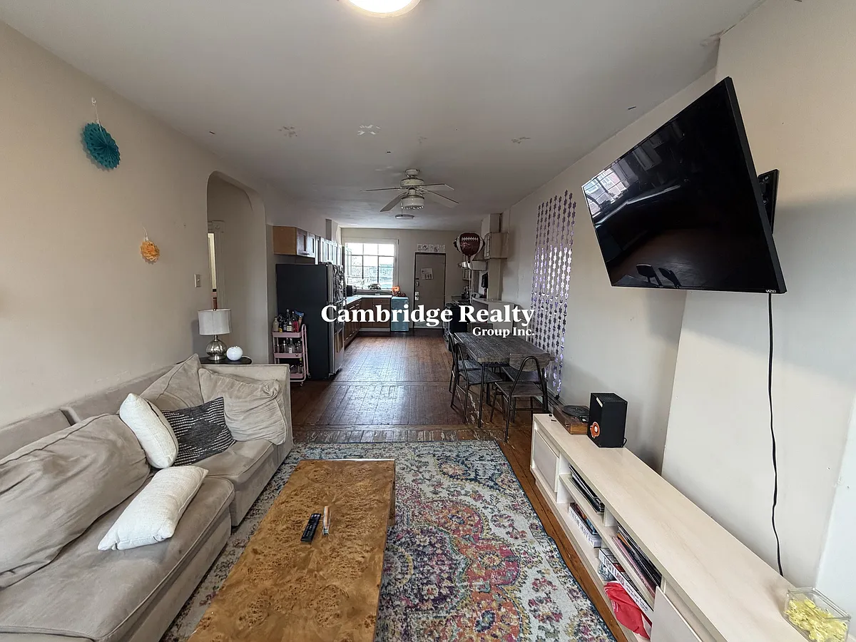 Building Photo - 313 Cambridge St #2A