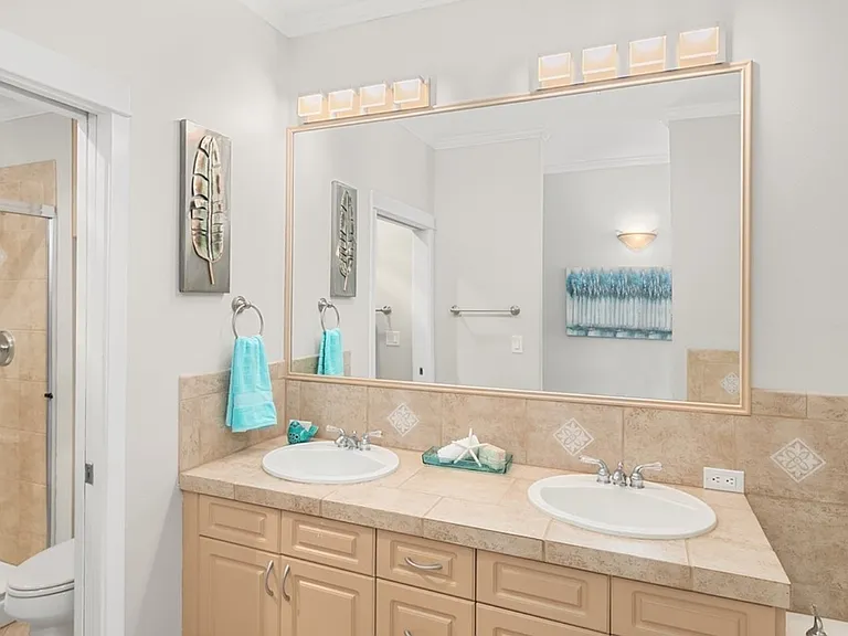 108 2nd Ave S #401 — Photo 13