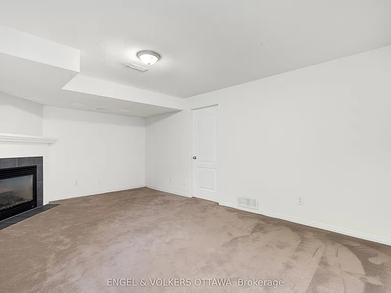 729 Nakina Way — Photo 40