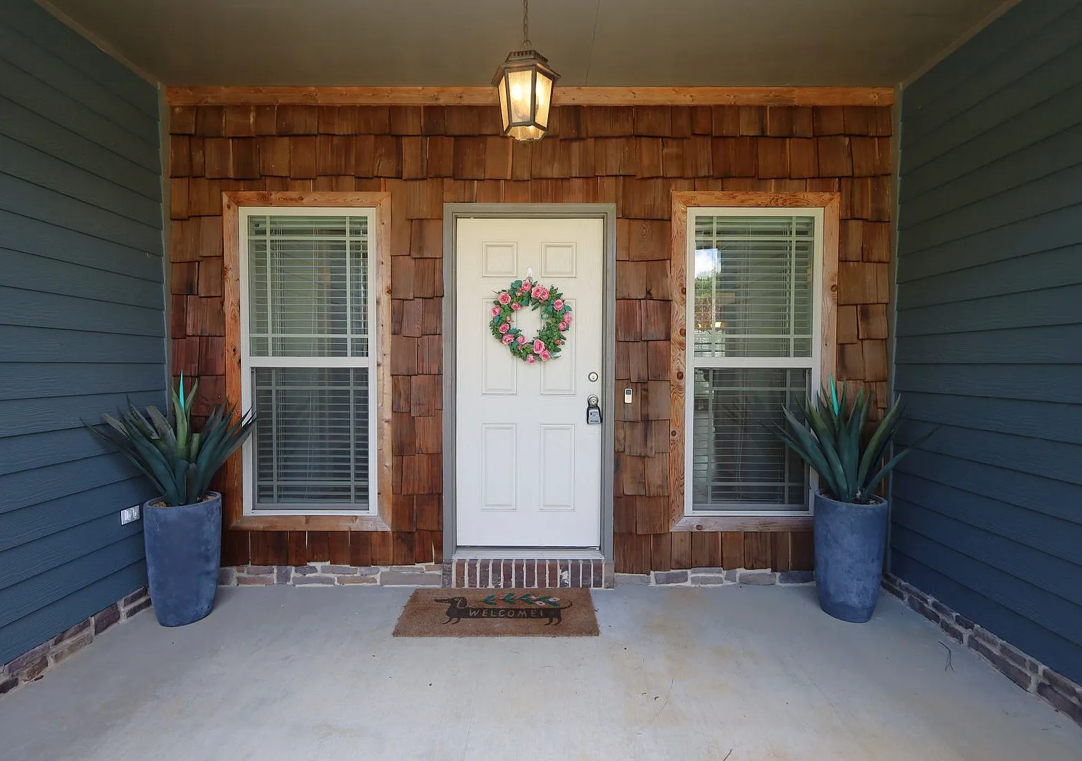4634 Amelia Circle — Photo 2
