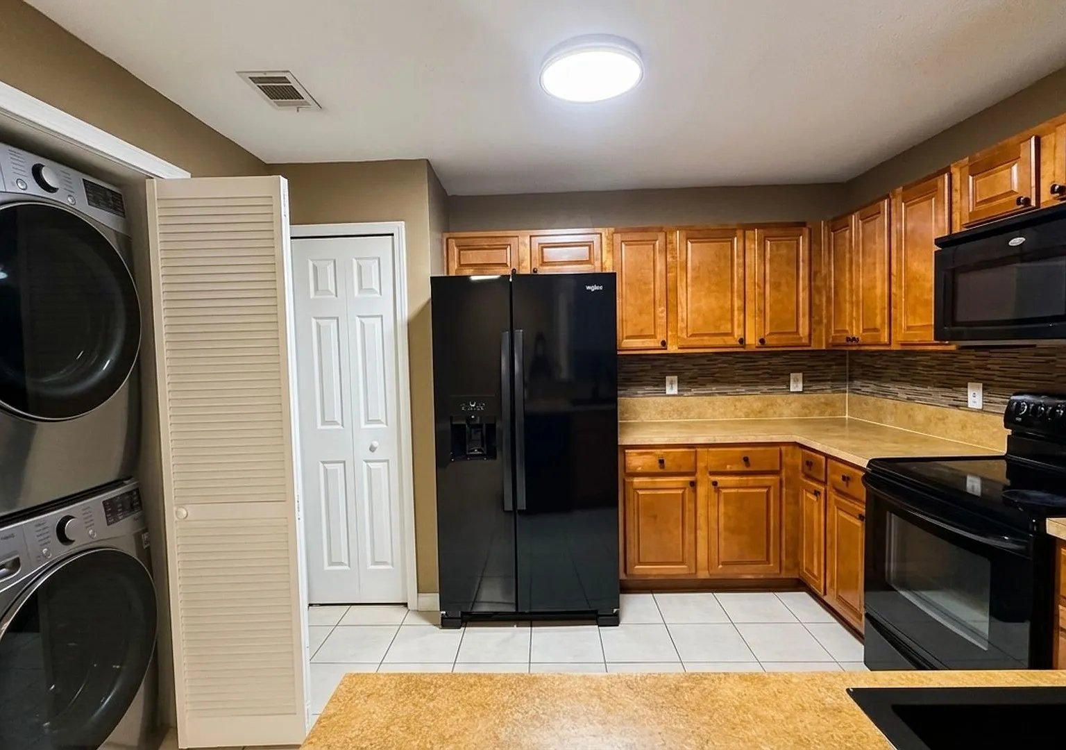 Renovated 3BR/2BA Condo with Water View & Private Patio in Jacksonville 32210 — Photo 3