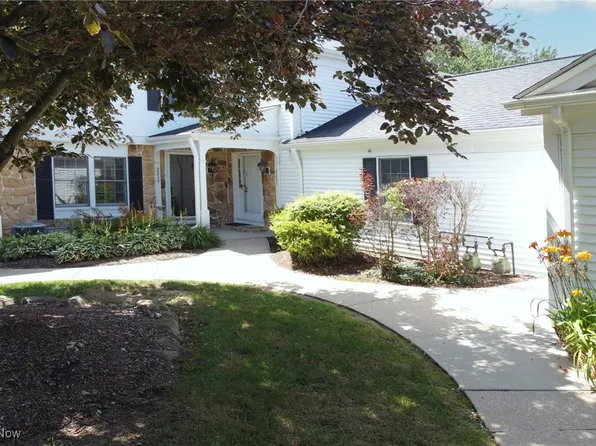 2219 Fairway Blvd, Hudson, OH 44236