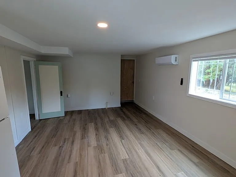 275 S 5th St #B — Photo 2