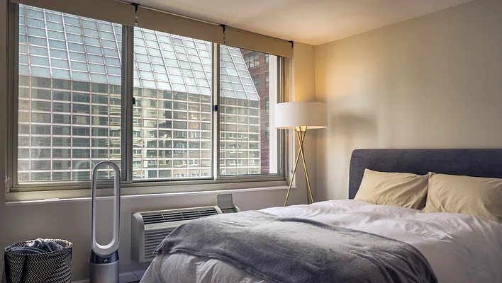 Rented by R New York | media 8