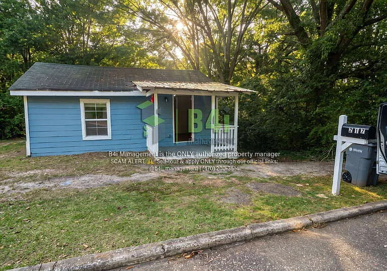 217 Banks St — Photo 1