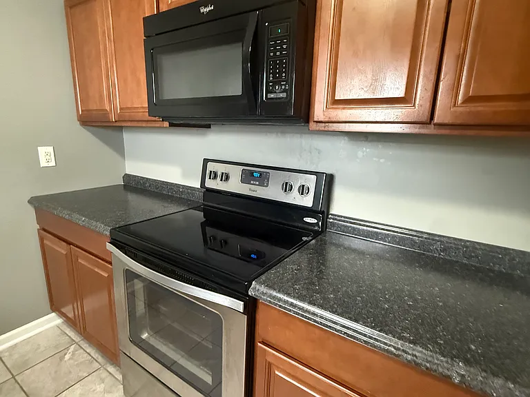 2054 1/2 Ruckle St #2 — Photo 4