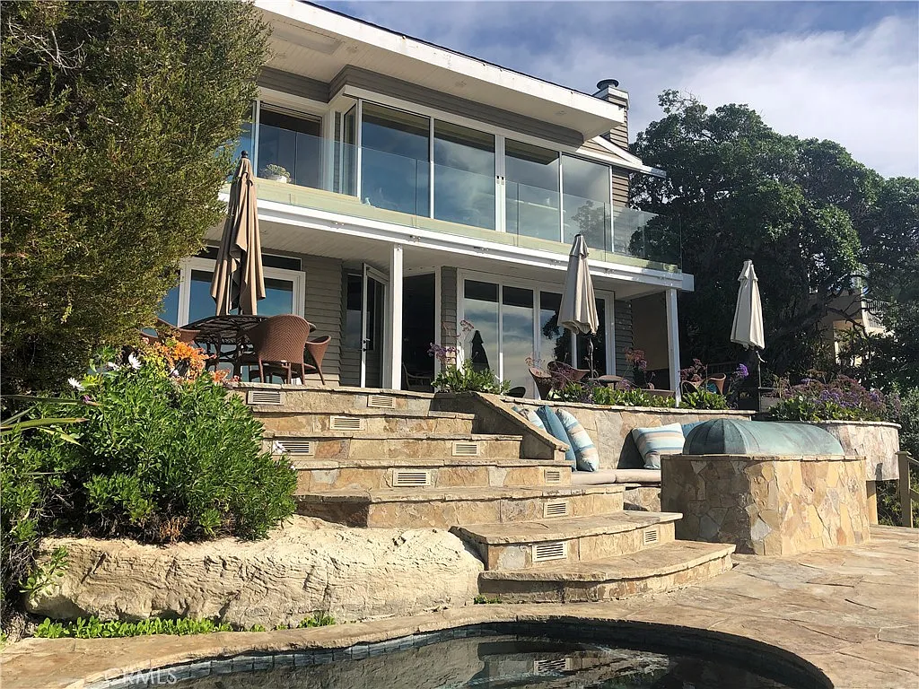5 bed, 5000 sqft, $50,000 — Photo 2
