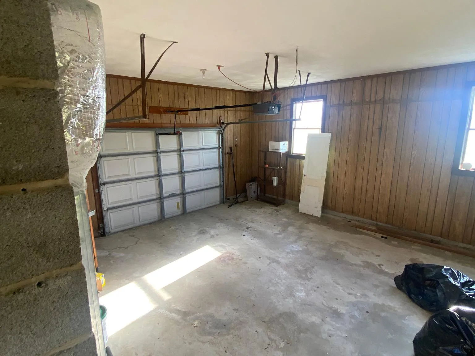 3 bed, 1296 sqft, $2,300 — Photo 2