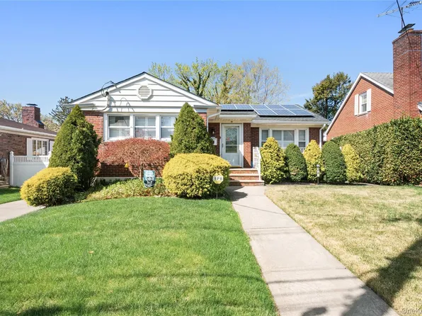 18 Devon Place, Staten Island, NY 10301