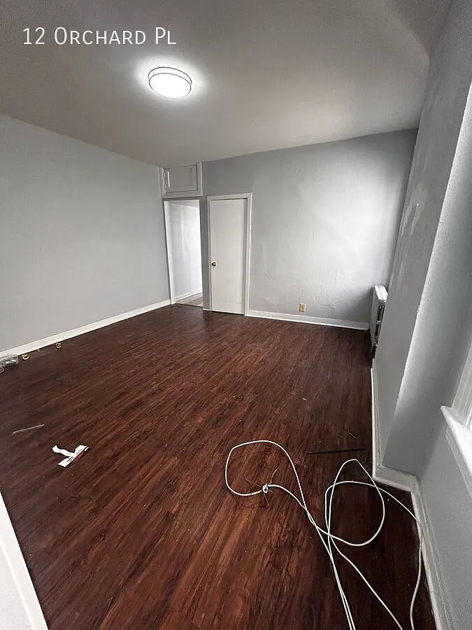 3 bed, $2,800 — Photo 2