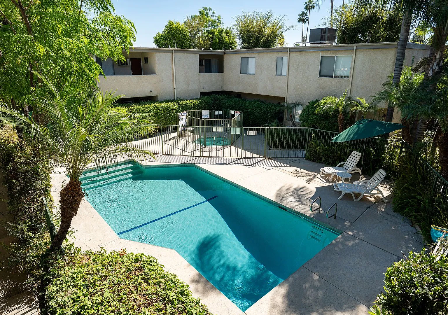 10540Balb — Photo 2