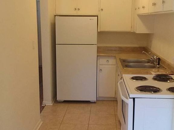 2nd image of 512 S 2nd Ave