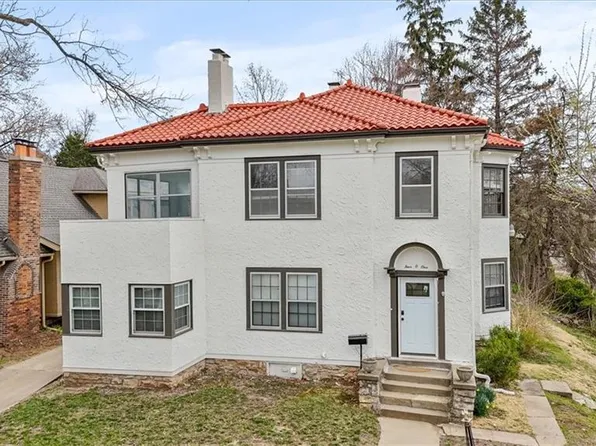 401 E 70th St, Kansas City, MO 64131