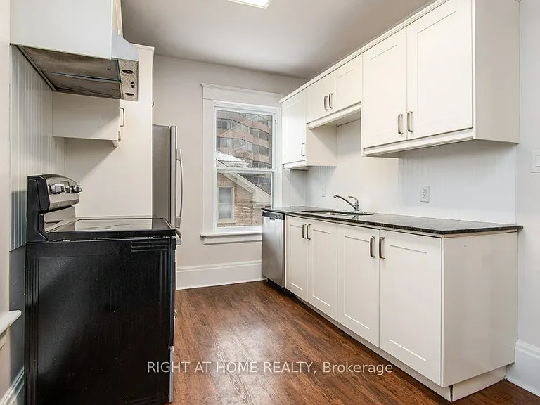 94 Scott St #2 — Photo 8