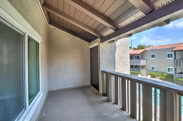 Palomar Gardens Apartments — Photo 18